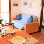 Apartament Cozy Place Near The